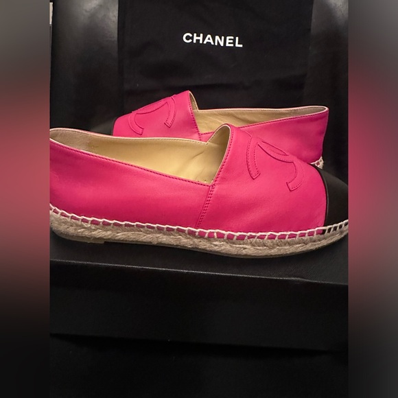 CHANEL LEATHER ESPADRILLES SIZE 40 FUCHSIA AND BLACK LEATHER - Picture 14 of 15